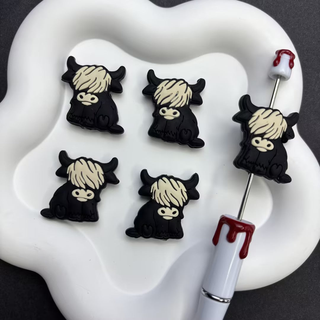 Black Highland Cow Silicone Beads – Rustic Animal Loose Beads for | Silicone Focal Bead for DIY Keychain & Pen Wrap