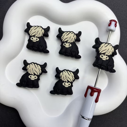Black Highland Cow Silicone Beads – Rustic Animal Loose Beads for | Silicone Focal Bead for DIY Keychain & Pen Wrap