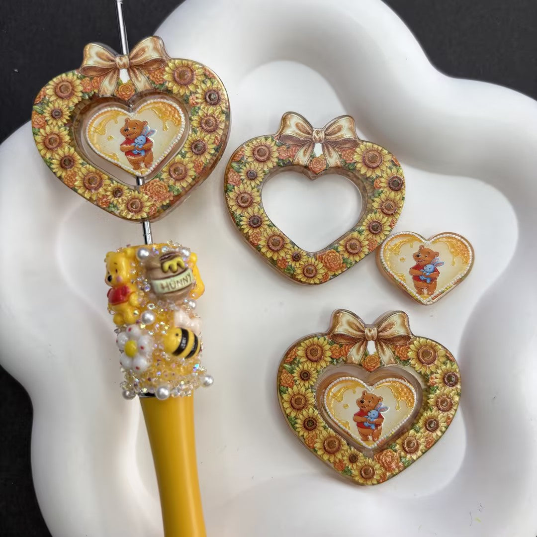 Cute Pooh & Friends Floral Heart Frame Acrylic Focal Beads Set, Kawaii Bear Piglet Eeyore Tigger Loose Spacer Beads with Large Hole for Beadable Pens, Keychains & DIY Crafts