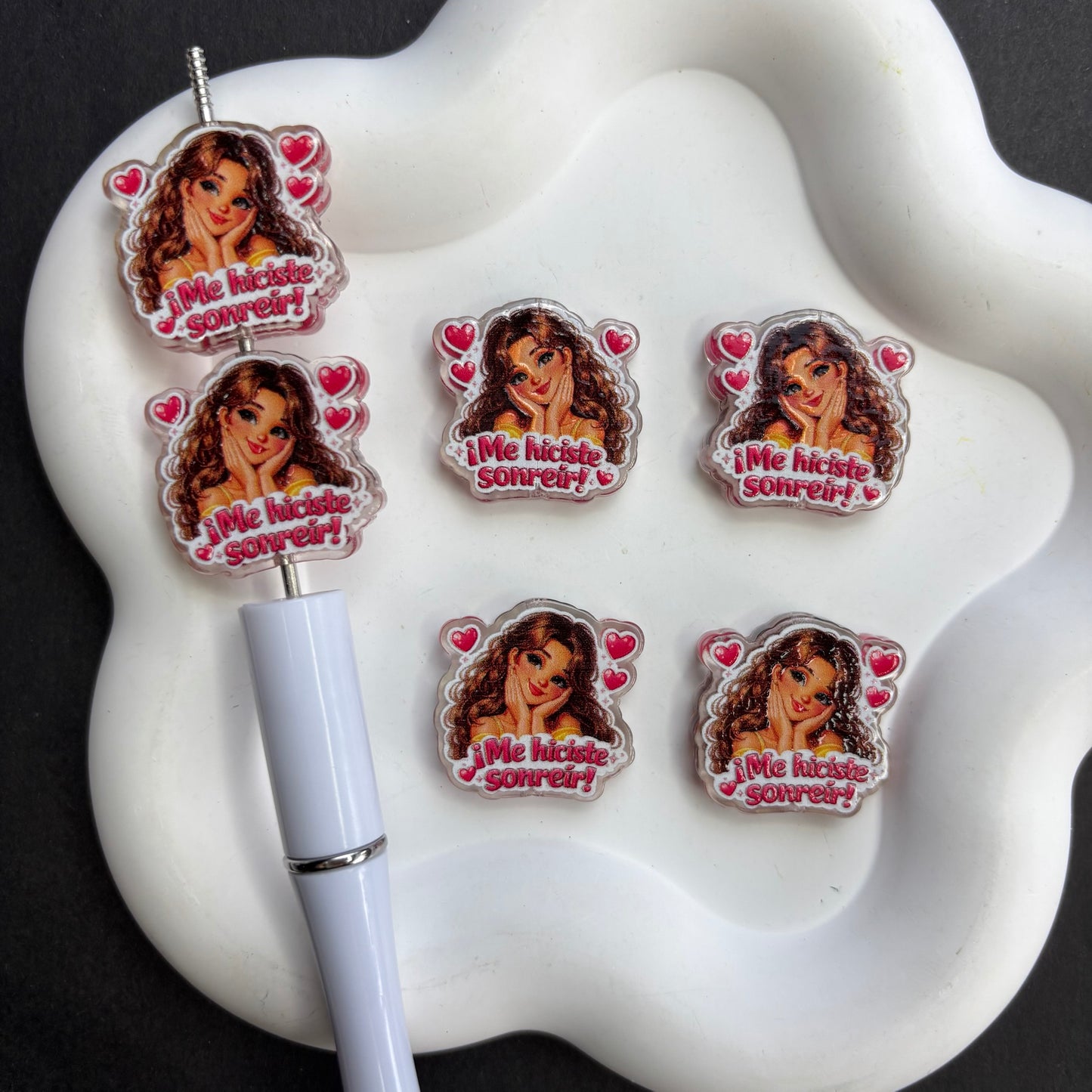 Spanish Quote Girl Focal Beads "¡Me hiciste sonreír!" Cute Girl Heart Acrylic Beads for Beadable Pens DIY Crafting