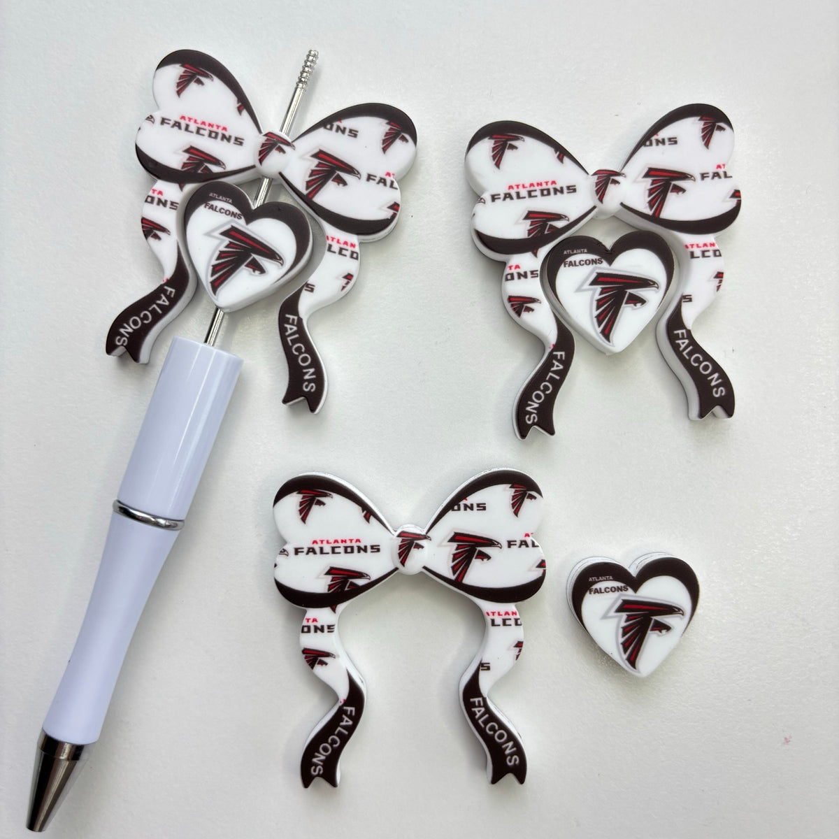 Game Day Football Bow Silicone Focal Beads – Soft Food-Grade Sports Team Color Charms for Beadable Pens & Keychain DIY Crafts