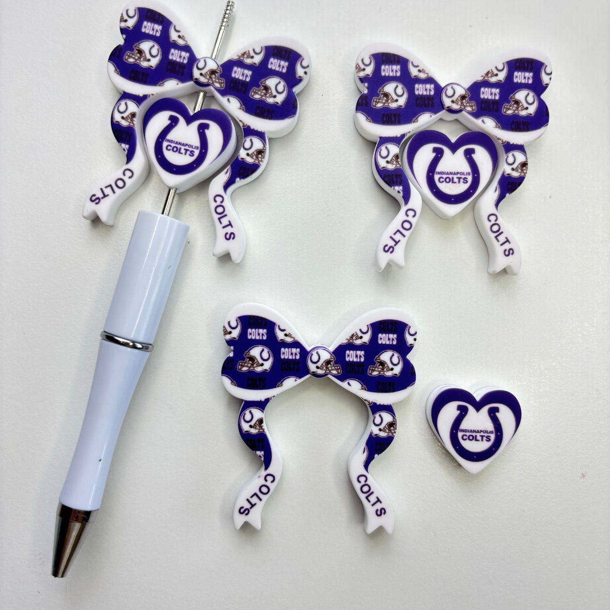Game Day Football Bow Silicone Focal Beads – Soft Food-Grade Sports Team Color Charms for Beadable Pens & Keychain DIY Crafts