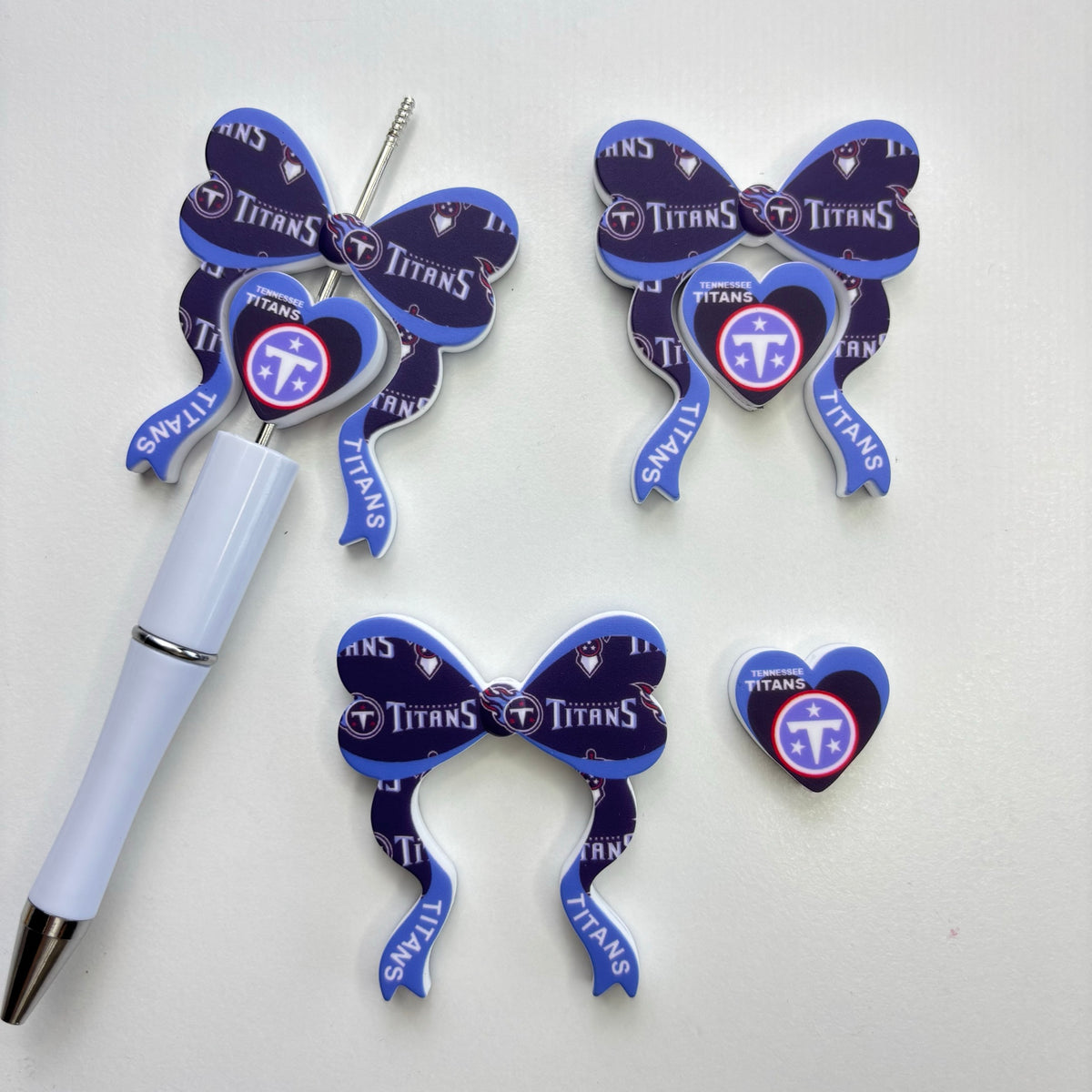 Game Day Football Bow Silicone Focal Beads – Soft Food-Grade Sports Team Color Charms for Beadable Pens & Keychain DIY Crafts