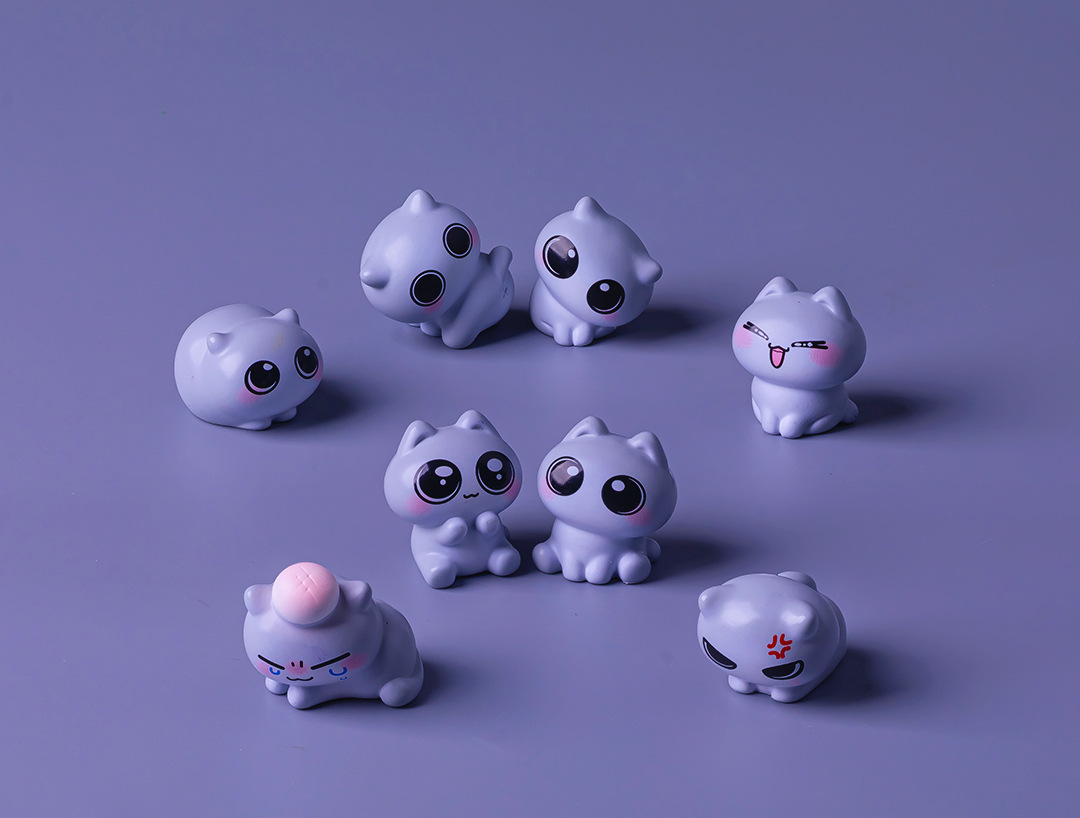 Funny Emotion Cat Miniature Figures Set, 3D Resin Micro Purple Meme Kitten Statues for Office Desk Decor, Car Dashboard, Computer Monitor & Gift Set
